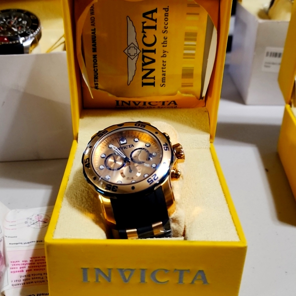 Invicta Men's 17887 Pro Diver Analog Display Swiss Quartz Black Watch